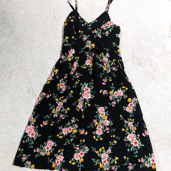 Old Navy Dresses & Skirts - 🆕Old Navy Fit & Flare Midi Dress